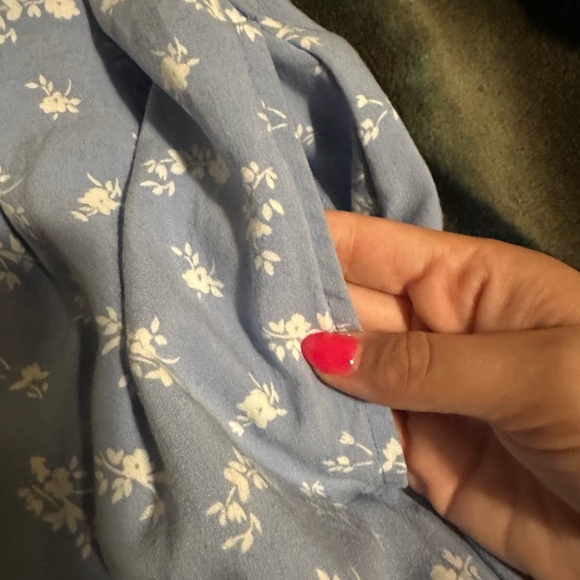 Gorgeous Hollister dress with POCKETS! Size L - Picture 5 of 5